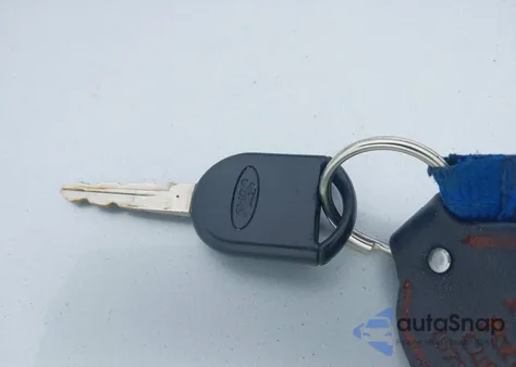 2009 Ford Escape Xlt z USA, uszkodzony, nr VIN 1FMCU93G19KA87676